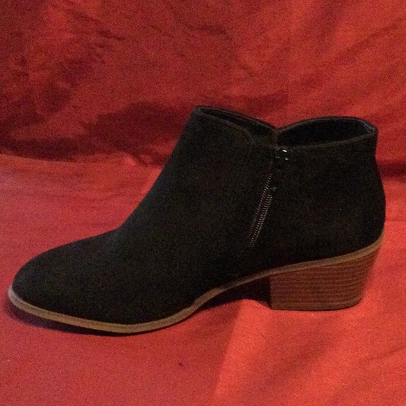 Amazon Essentials Aola Ankle Boot - Picture 4 of 7